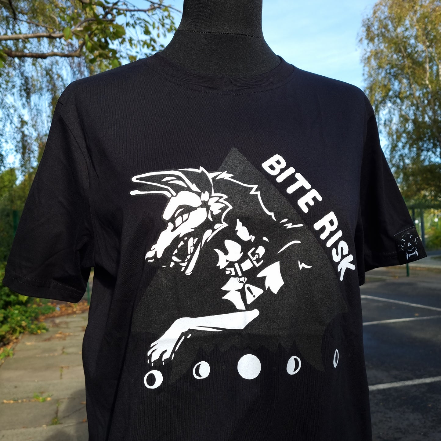 T-Shirt : Bite Risk Black Glow In The Dark