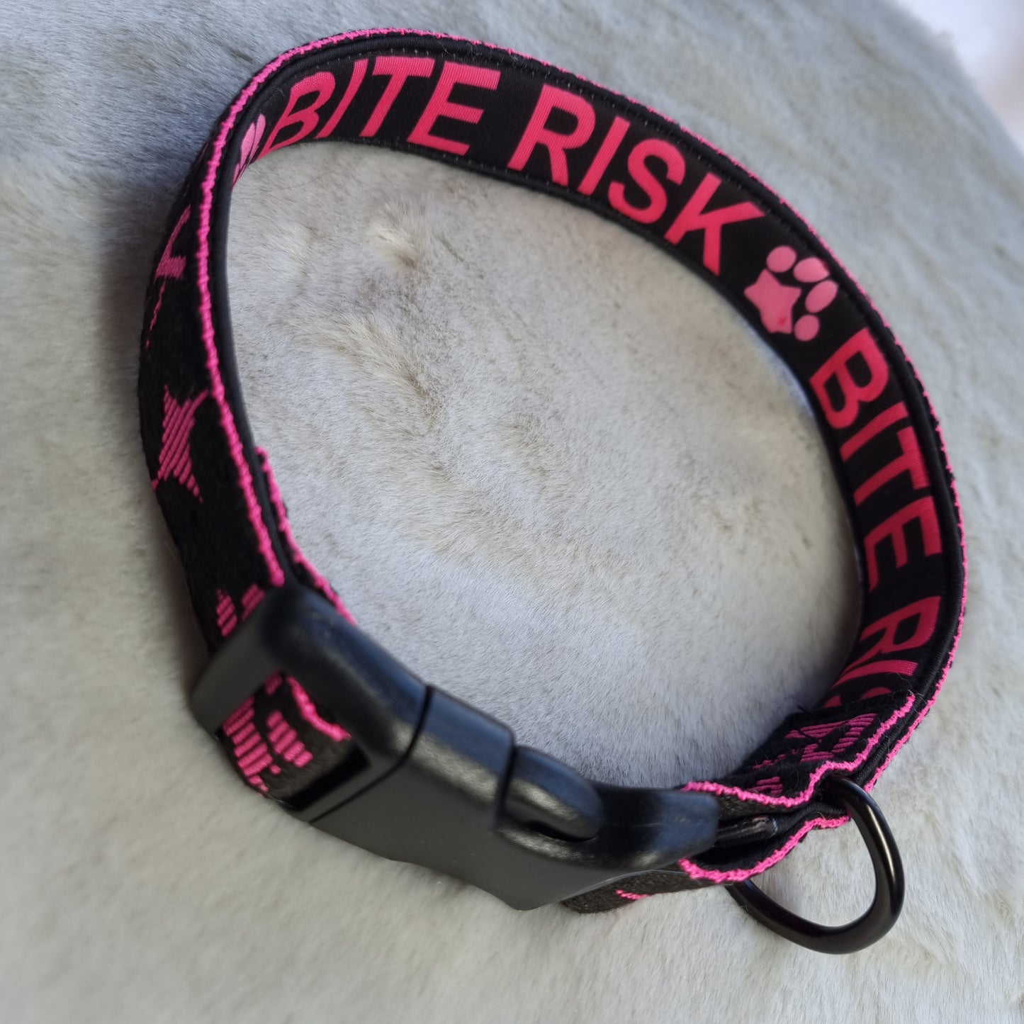 Bite Risk : Collar Lined