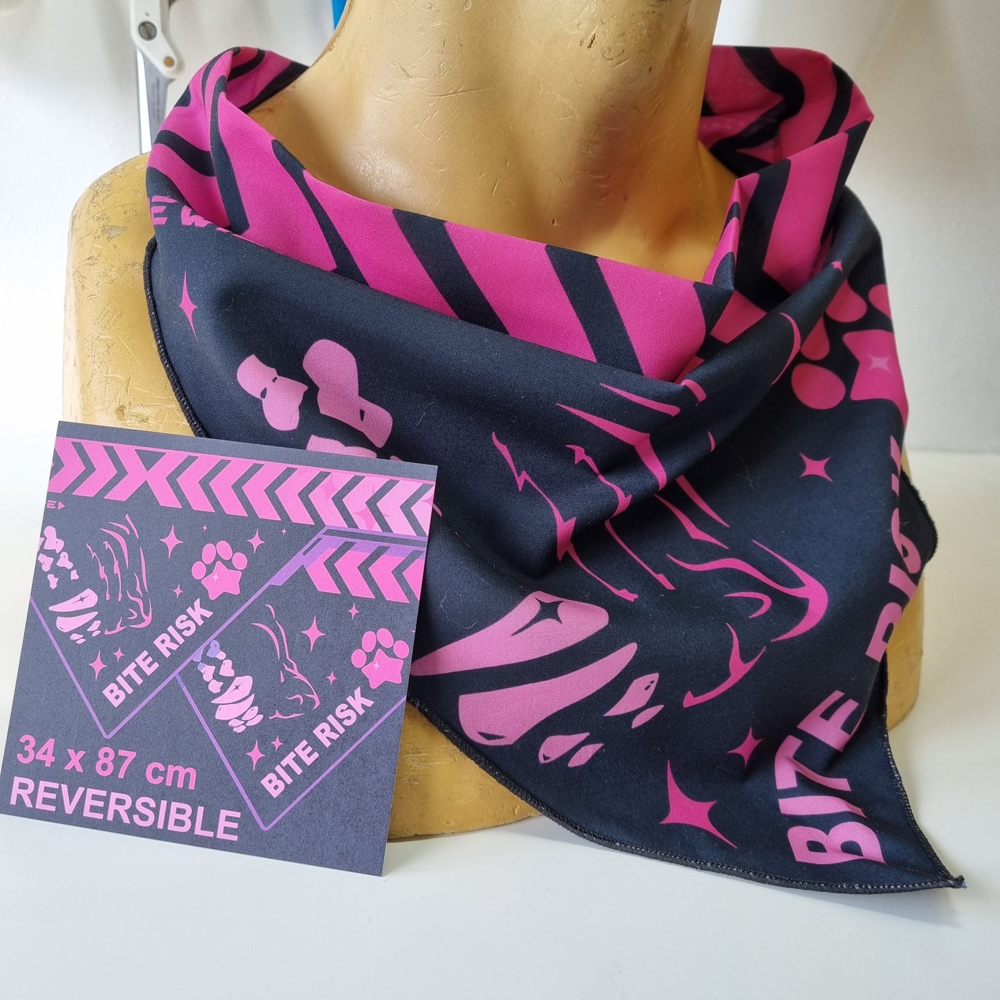 Bandana : Bite Risk Pink