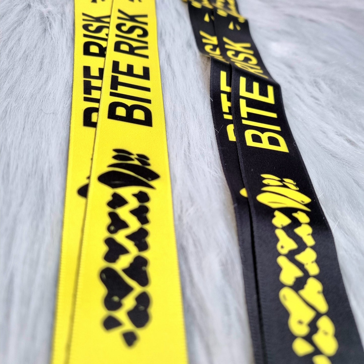 Lanyard : Bite Risk Yellow