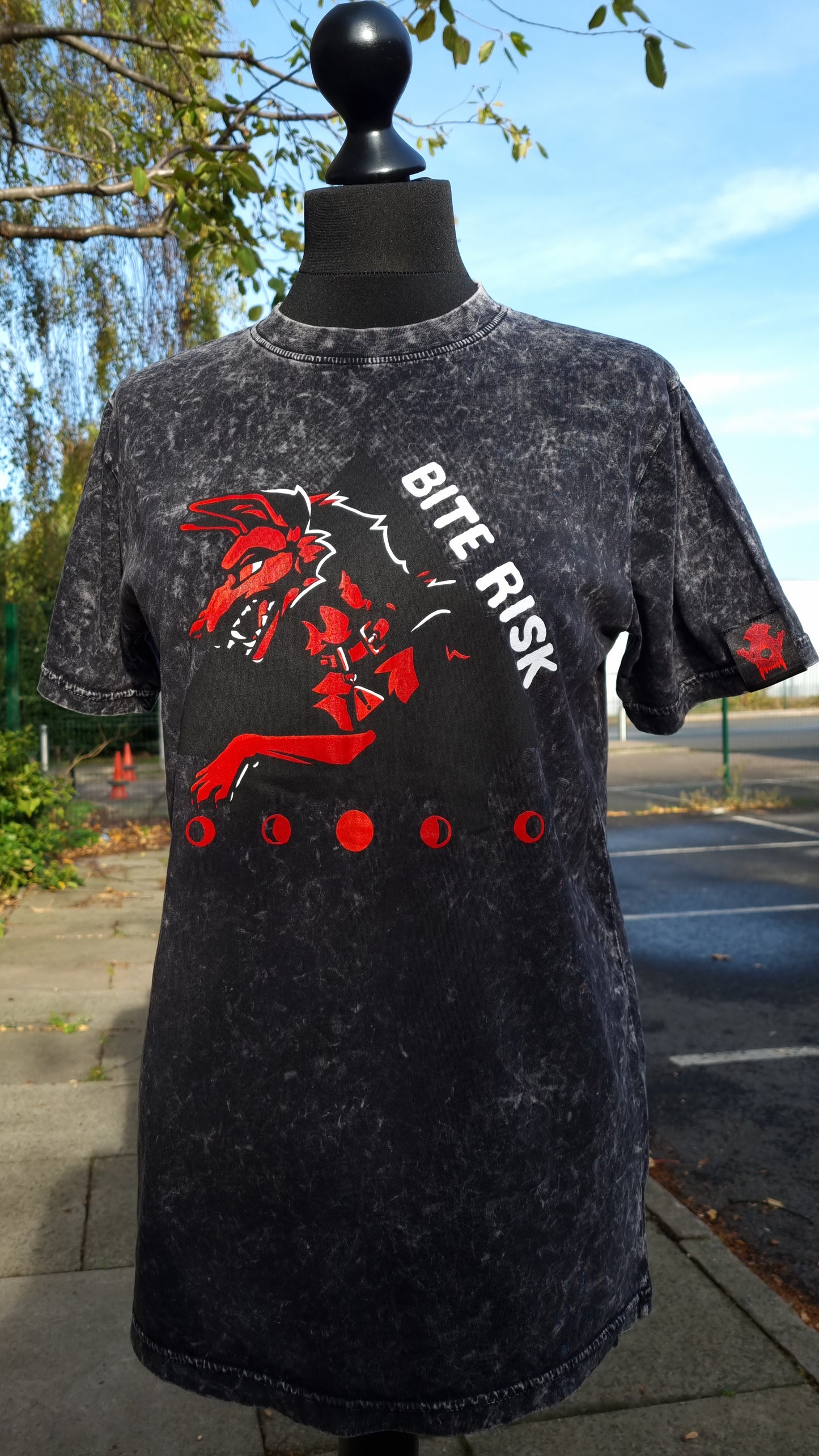 T-Shirt : Bite Risk Red