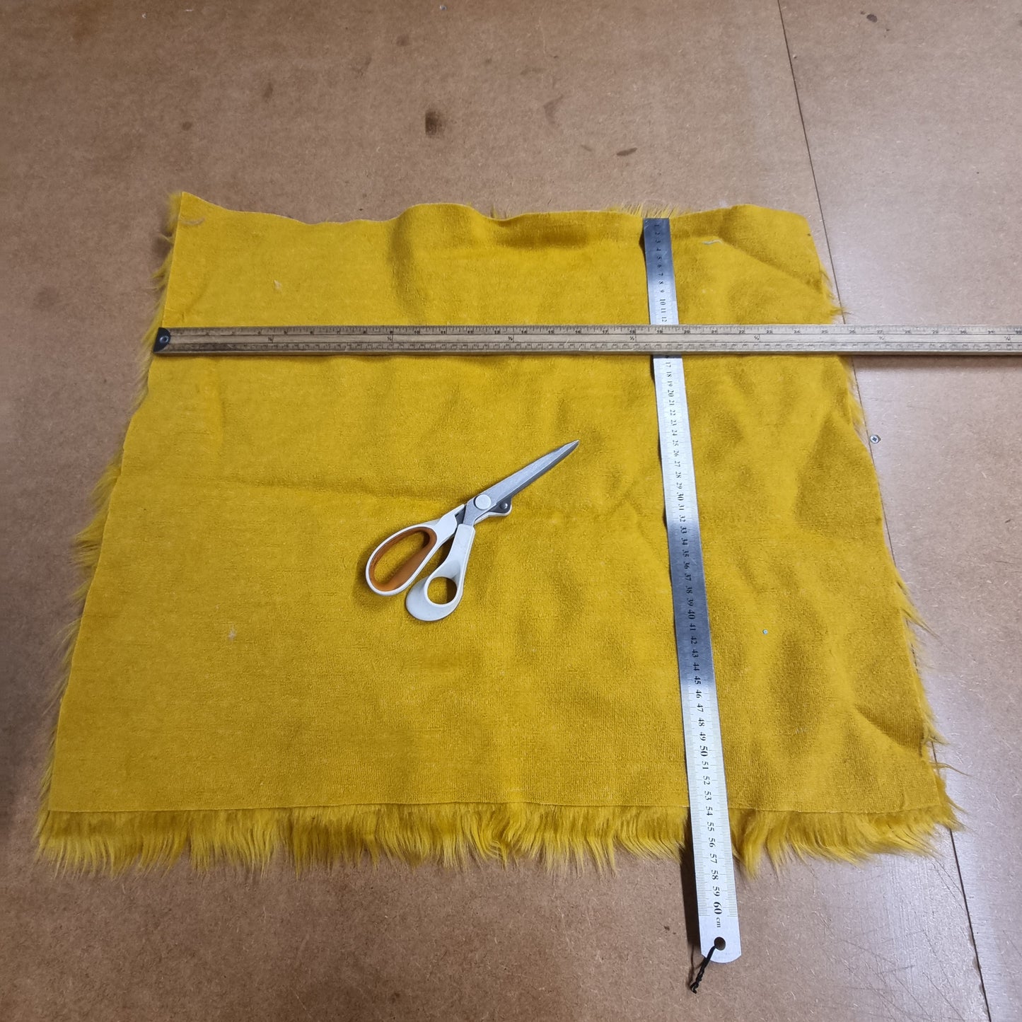 Fabric : Fur Off-Cuts & Scraps