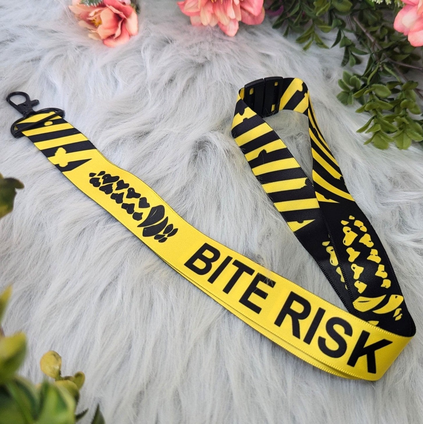 Lanyard : Bite Risk Yellow – Carniv Creations