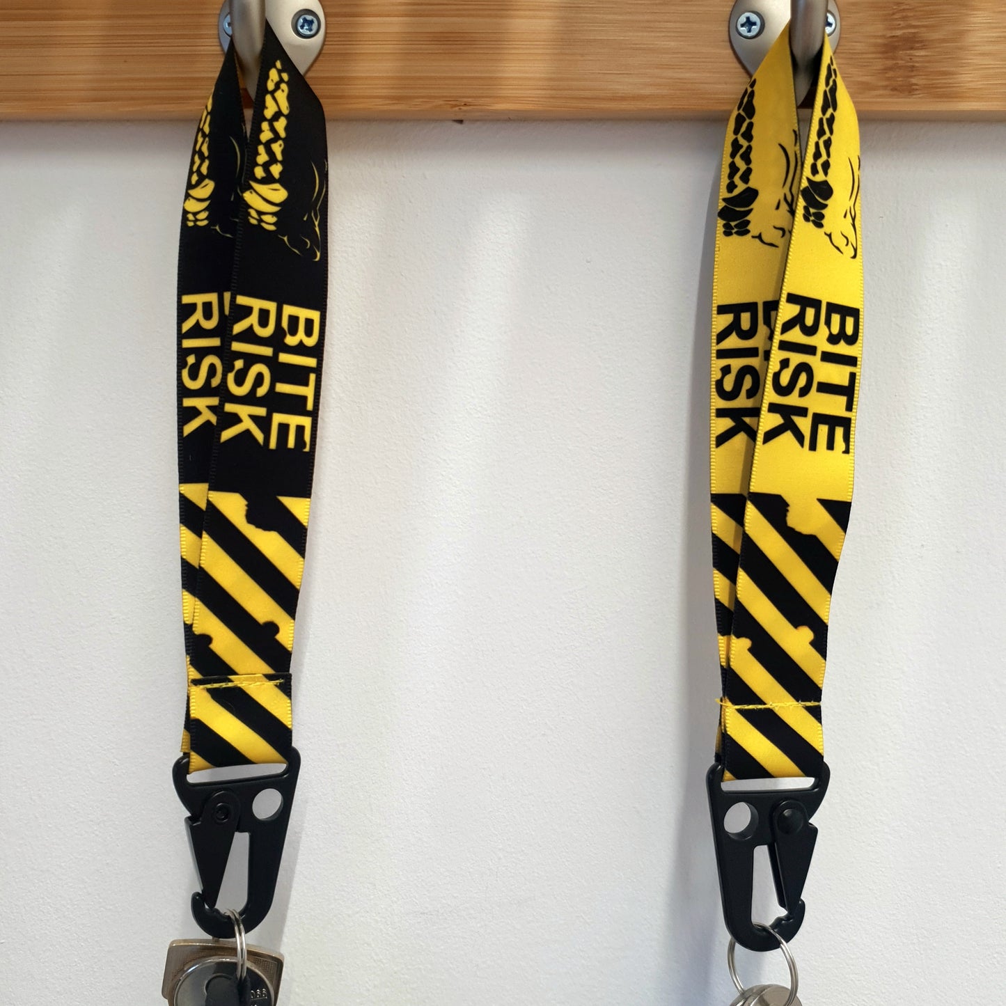 Lanyard Short : Bite Risk