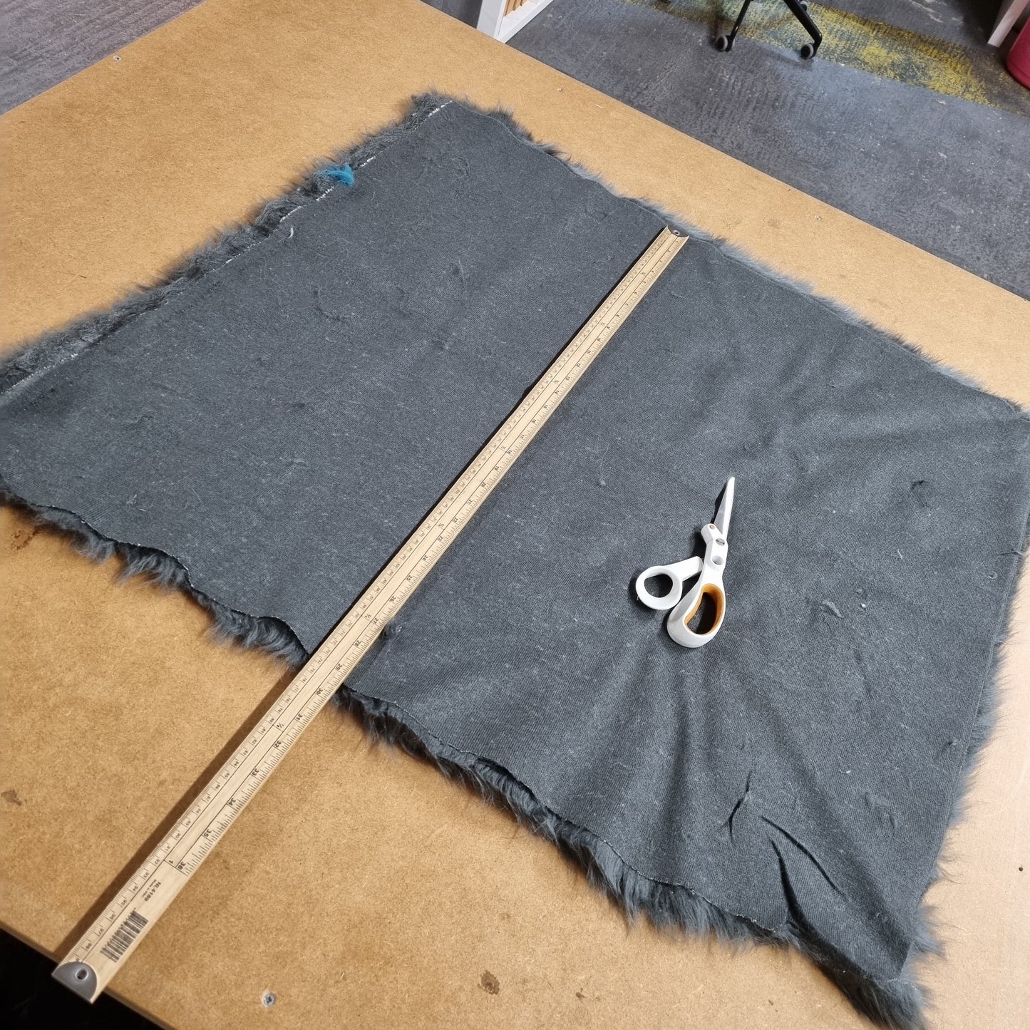 Fabric : Fur Off-Cuts & Scraps