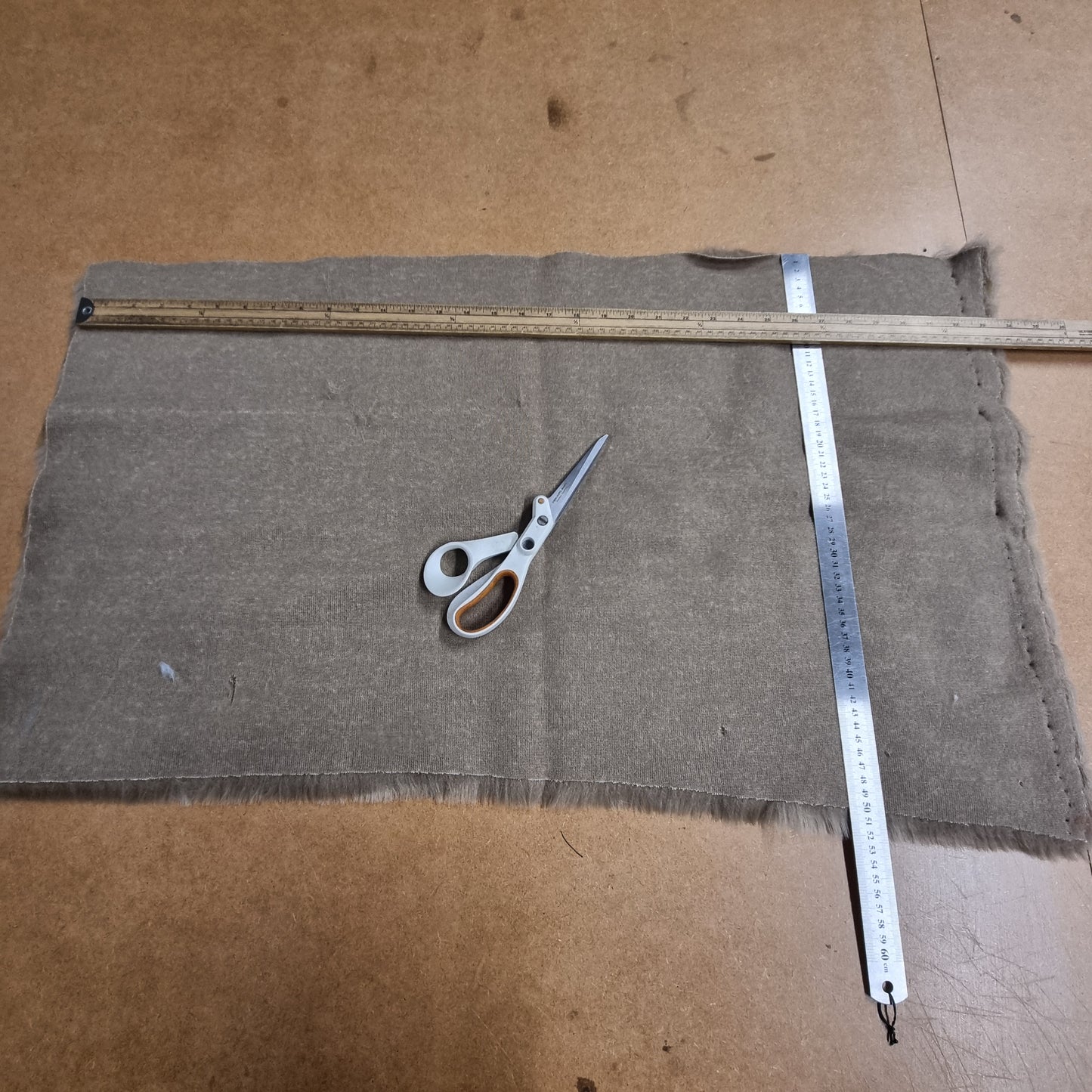 Fabric : Fur Off-Cuts & Scraps