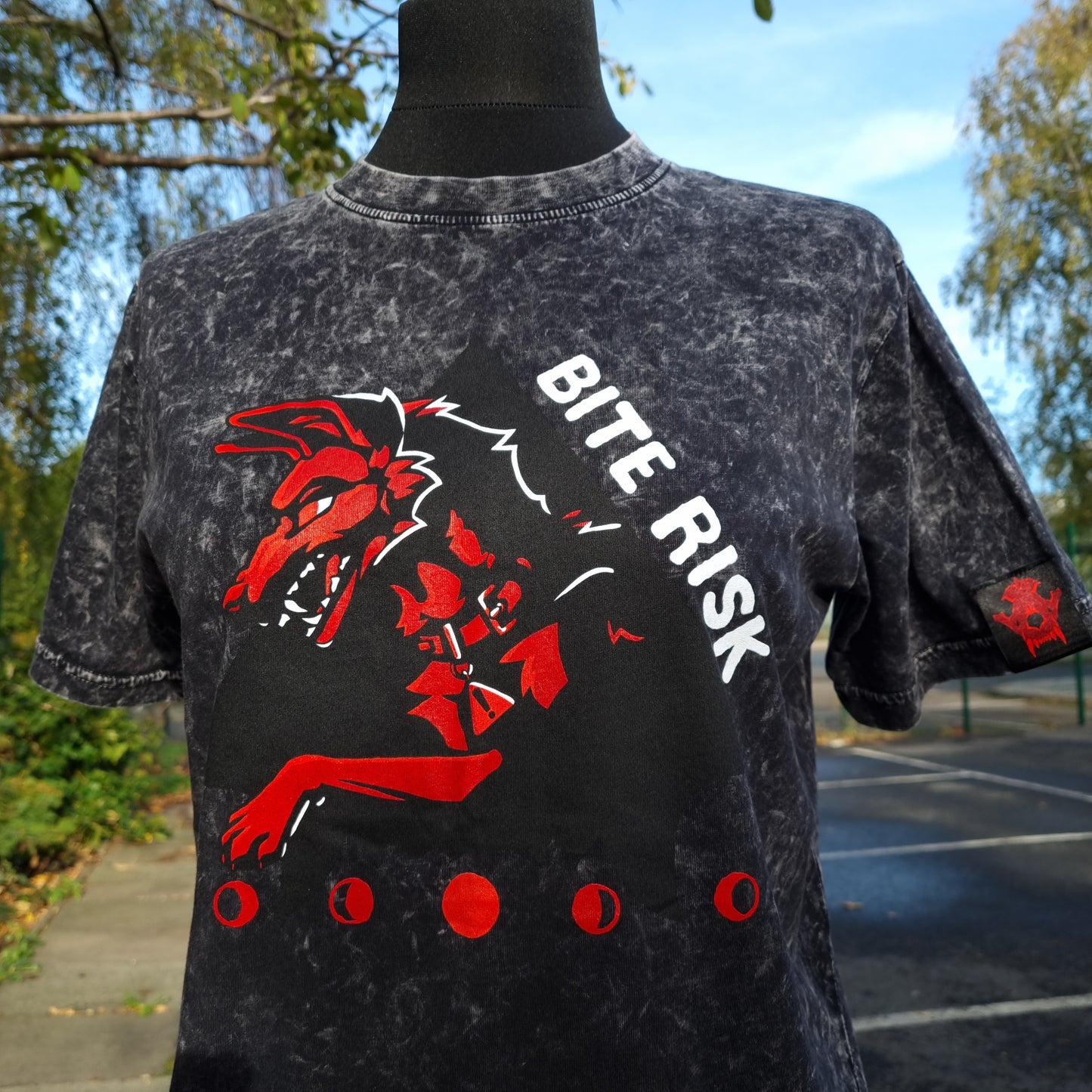 T-Shirt : Bite Risk Red