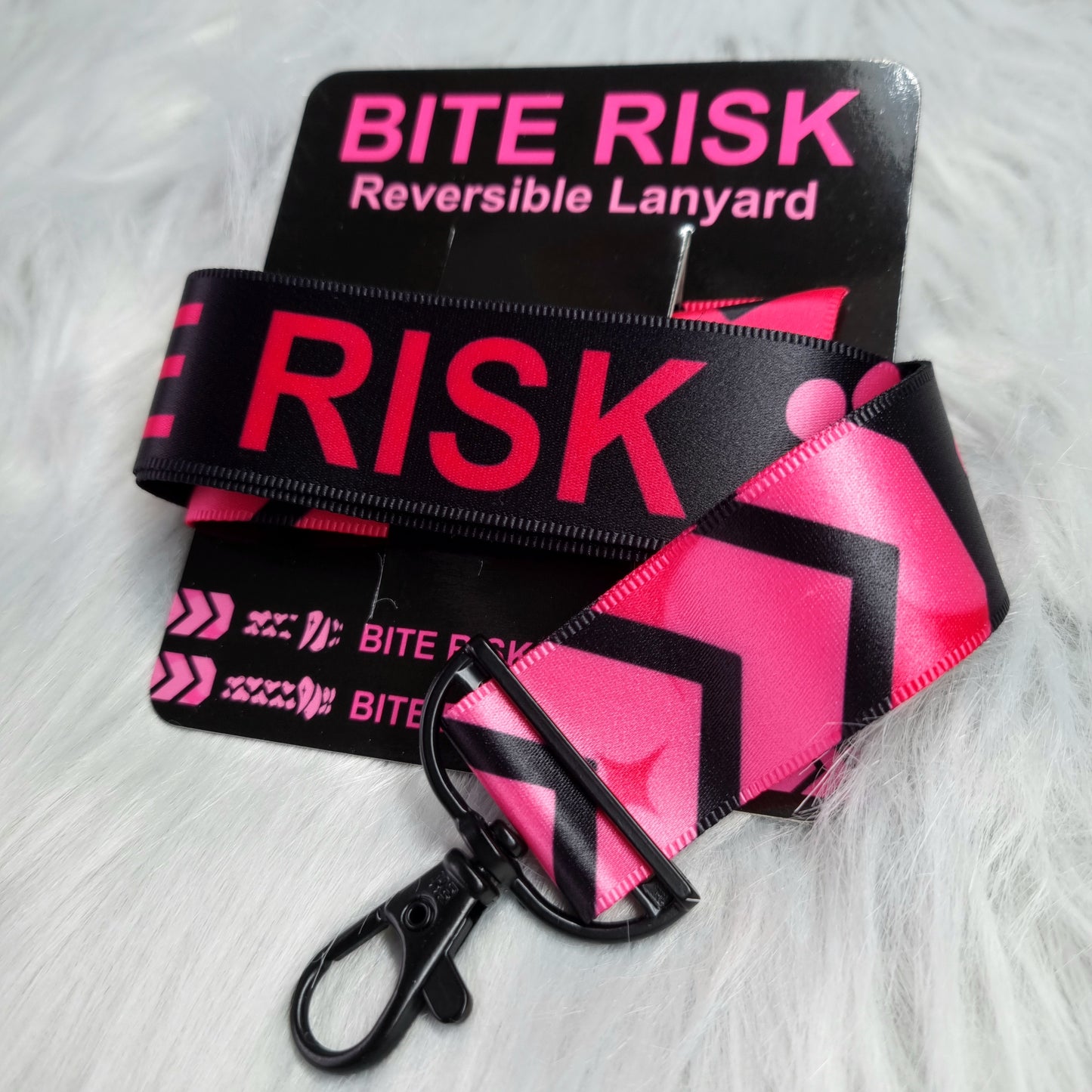 Lanyard : Bite Risk Pink