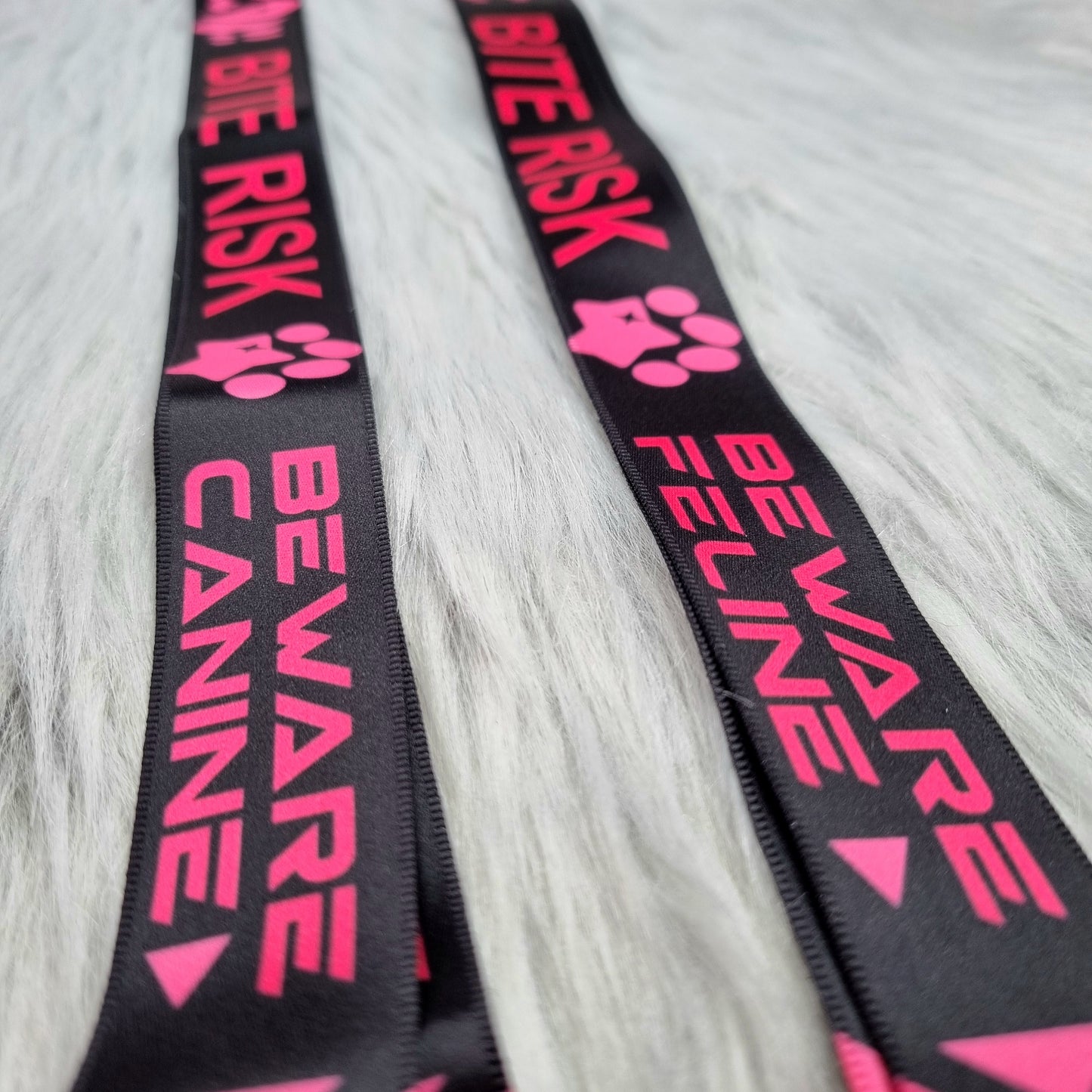 Lanyard : Bite Risk Pink