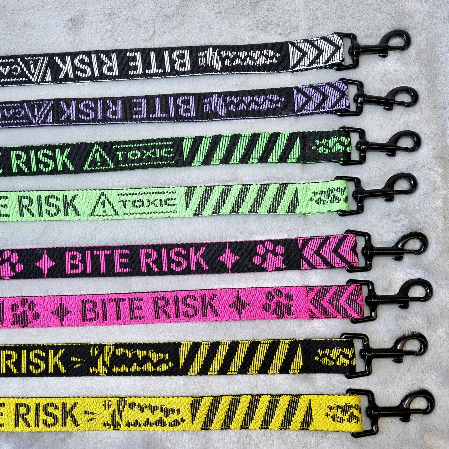 Bite Risk : Leash