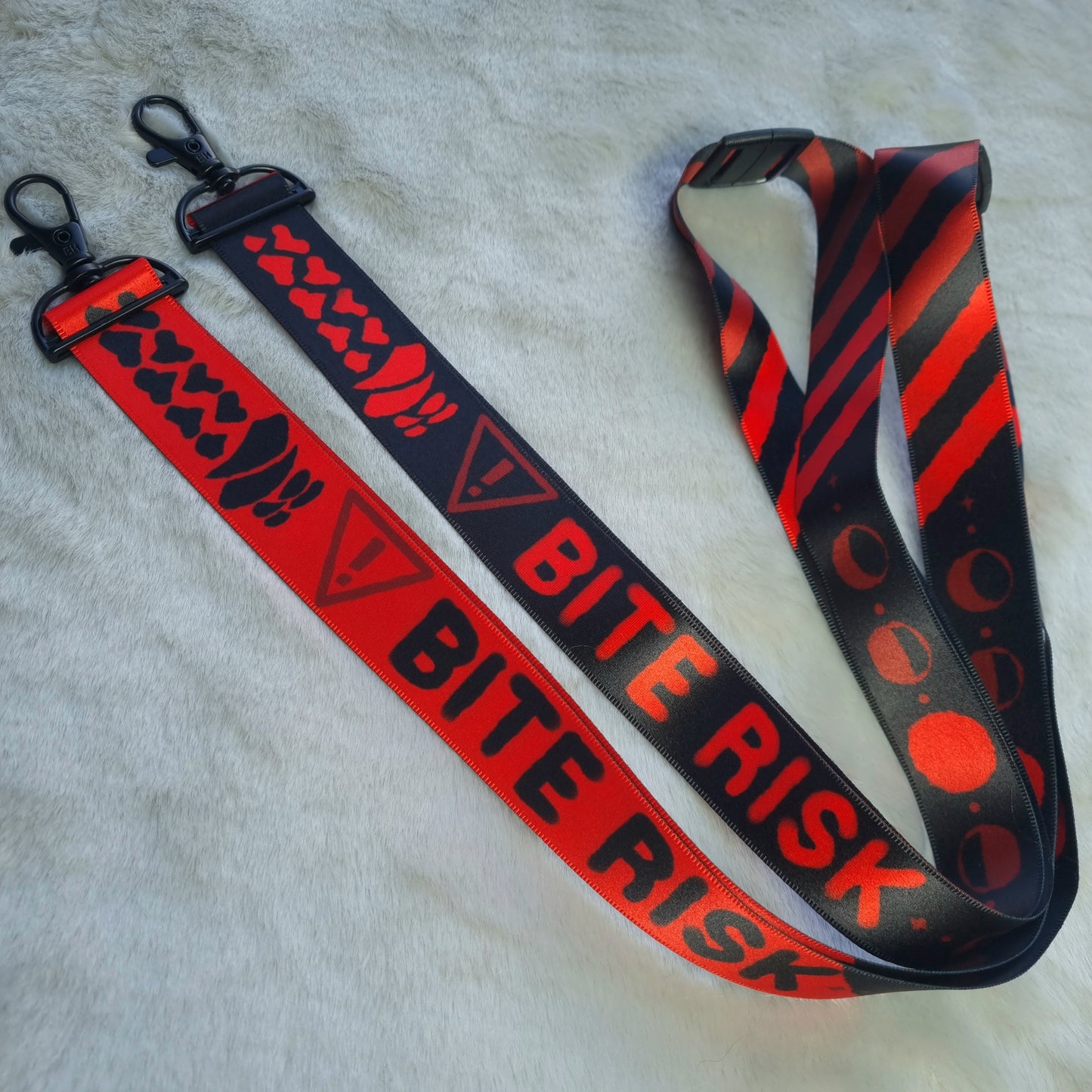 Lanyard : Bite Risk Red