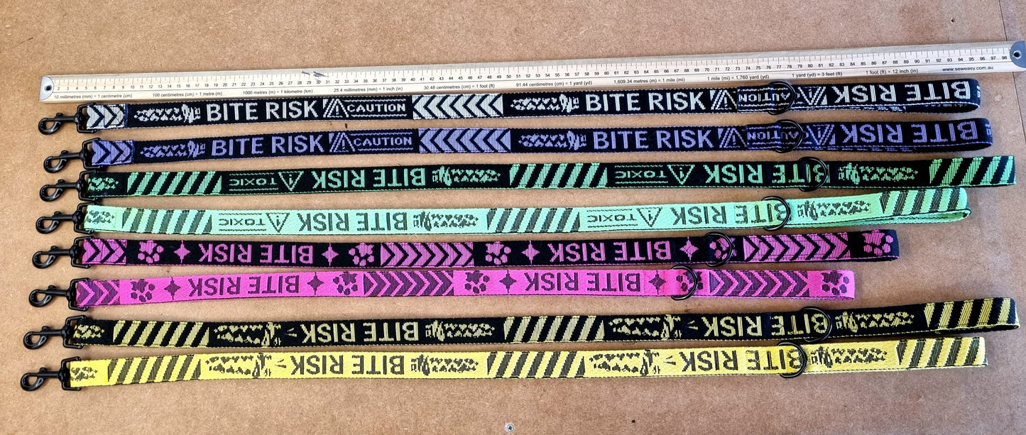 Bite Risk : Leash
