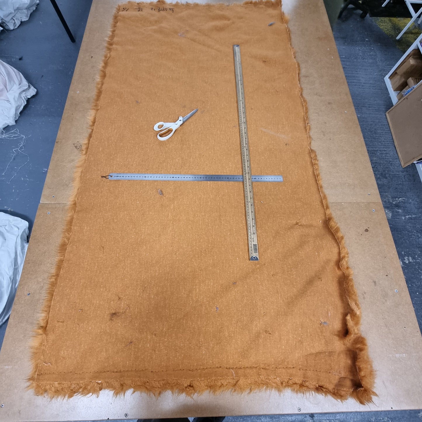 Fabric : Fur Off-Cuts & Scraps