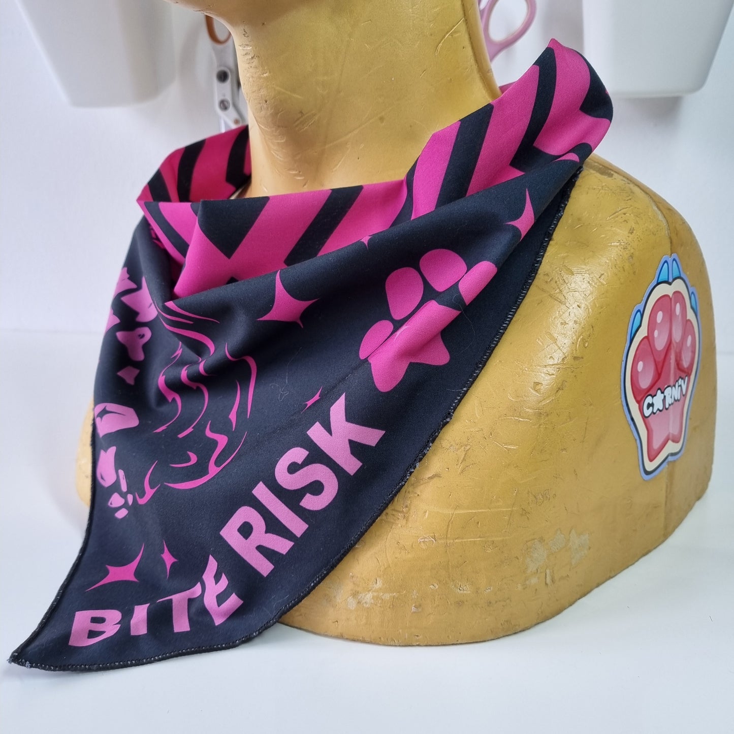 Bandana : Bite Risk Pink