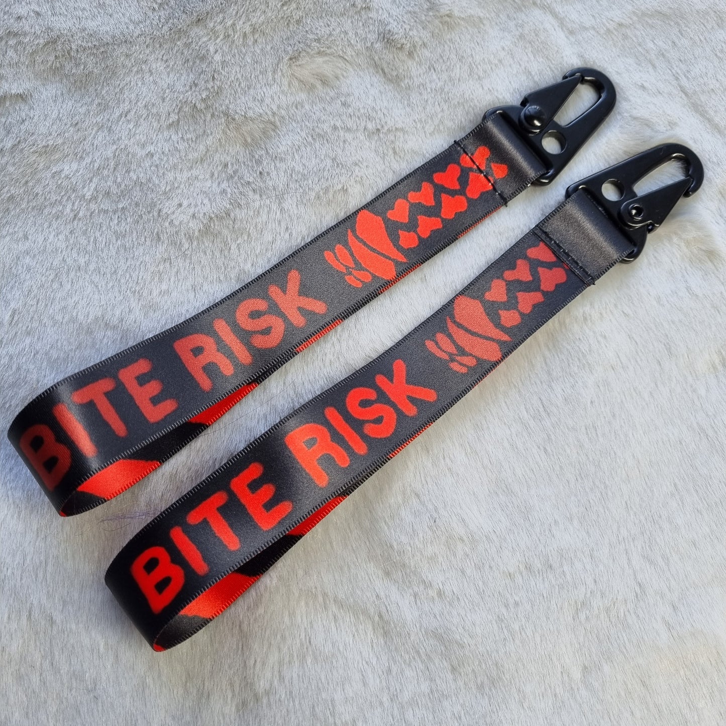 Key Clip : Bite Risk Red