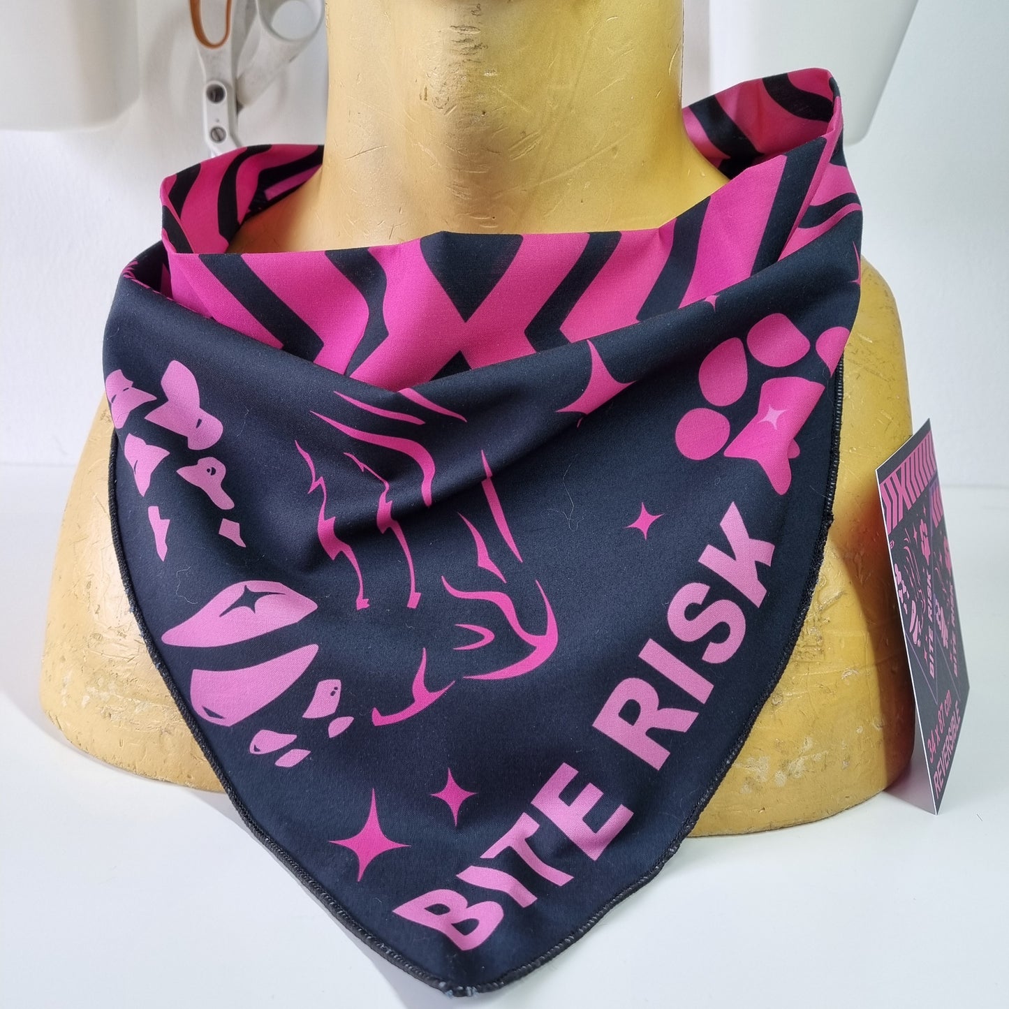 Bandana : Bite Risk Pink