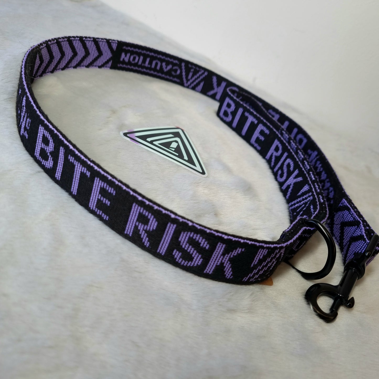 Bite Risk : Leash