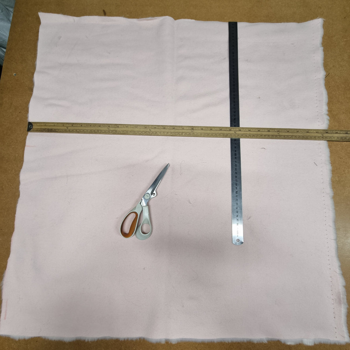 Fabric : Fur Off-Cuts & Scraps