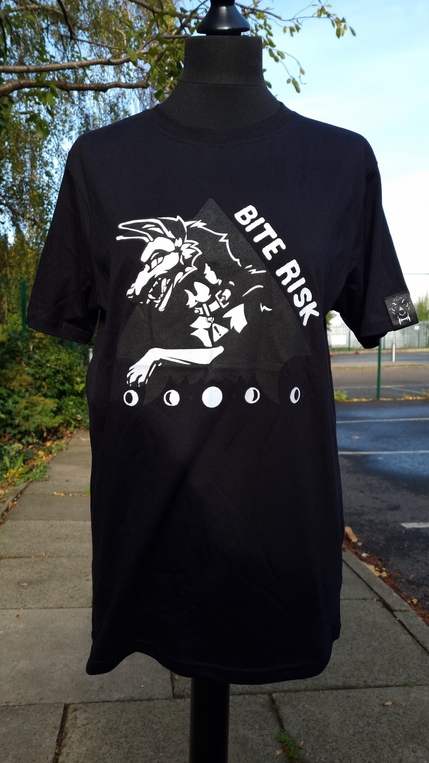 T-Shirt : Bite Risk Black Glow In The Dark
