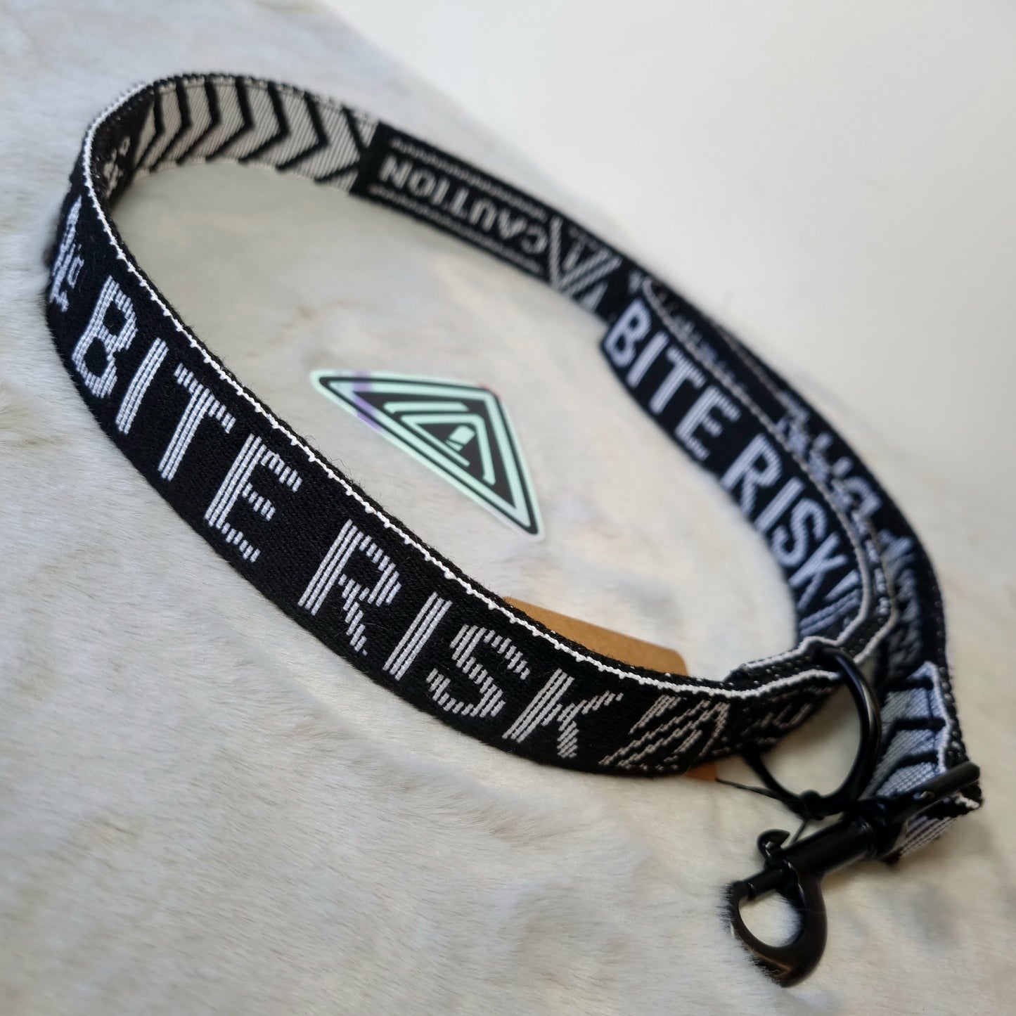 Bite Risk : Leash