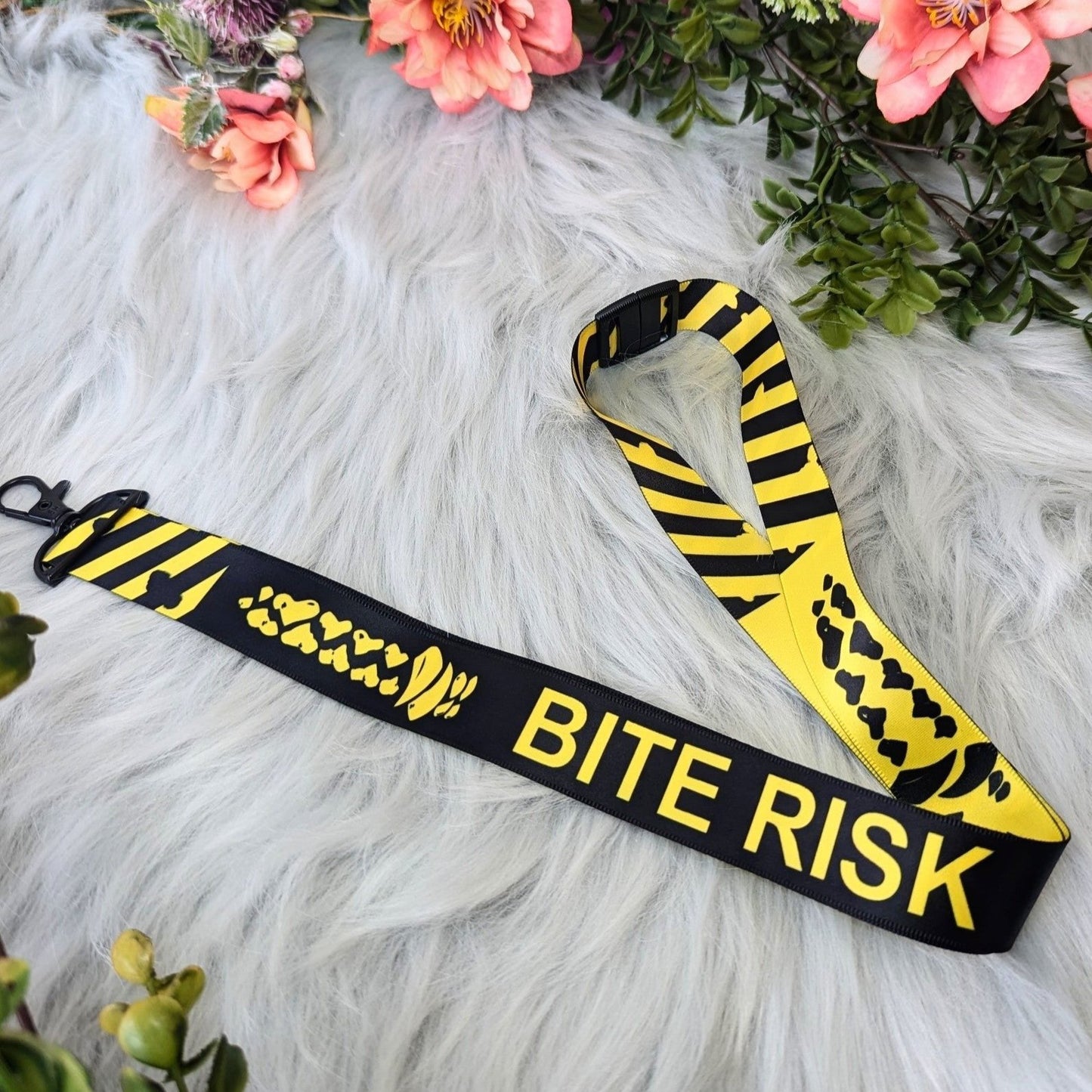 Lanyard : Bite Risk