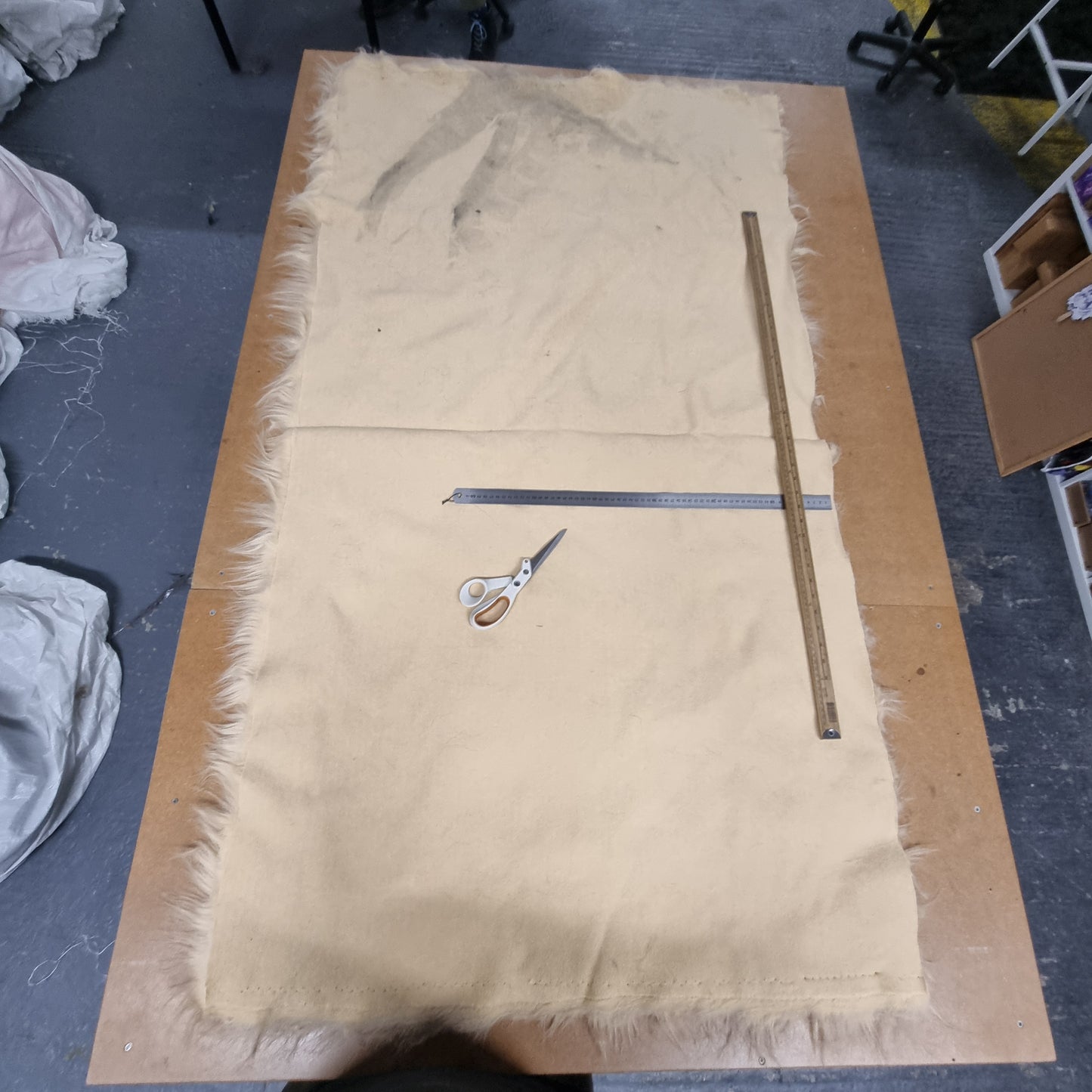 Fabric : Fur Off-Cuts & Scraps